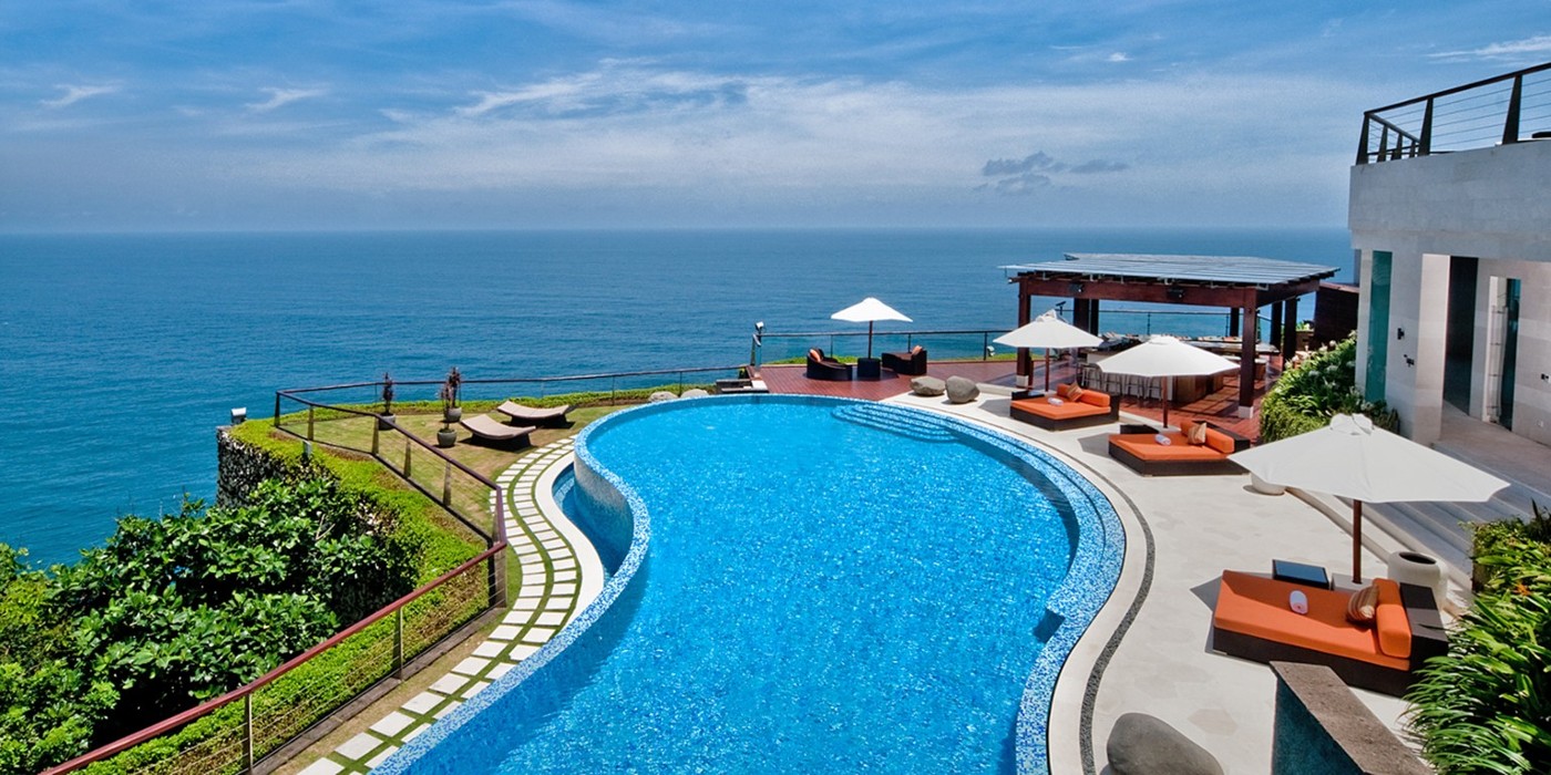 巴厘岛丽思卡尔顿酒店 The Ritz-Carlton Bali 户外游泳池 海景