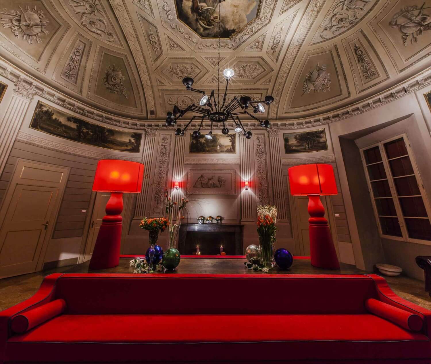 设计师Francesco Catalano 项目Salotto Boschi 红色